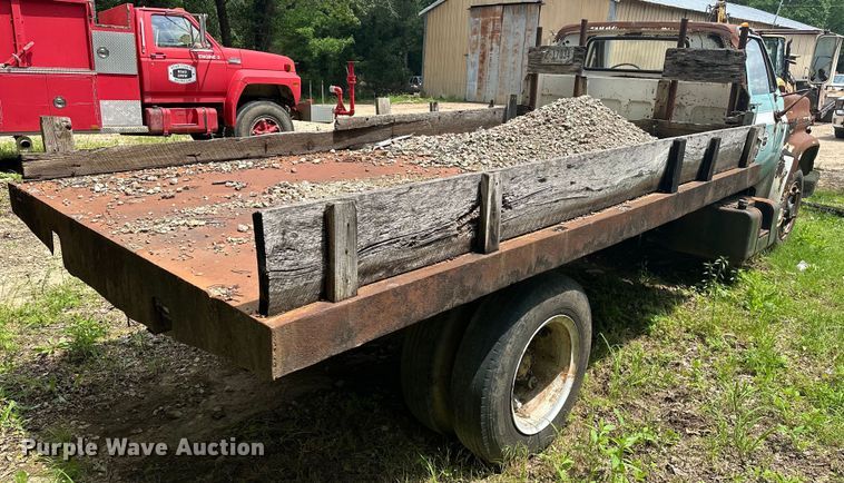 image for item NR9936 1988 GMC C6000  flatbed truck