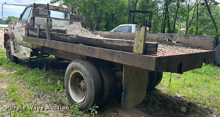 image for item NR9936 1988 GMC C6000  flatbed truck