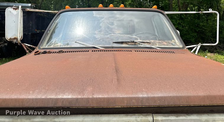 image for item NR9936 1988 GMC C6000  flatbed truck