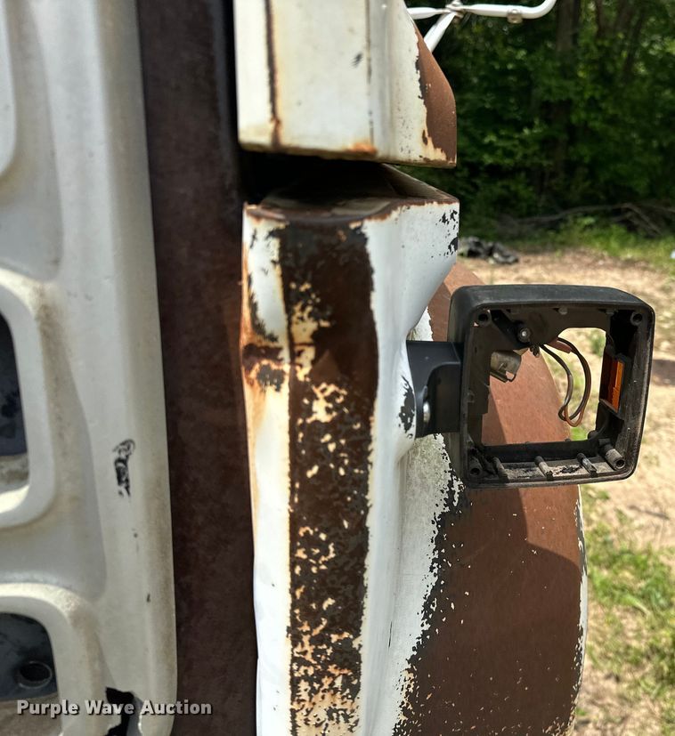 image for item NR9936 1988 GMC C6000  flatbed truck