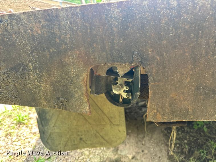 image for item NR9936 1988 GMC C6000  flatbed truck