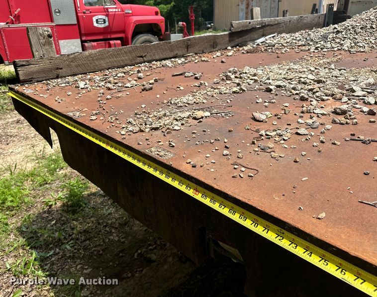 image for item NR9936 1988 GMC C6000  flatbed truck