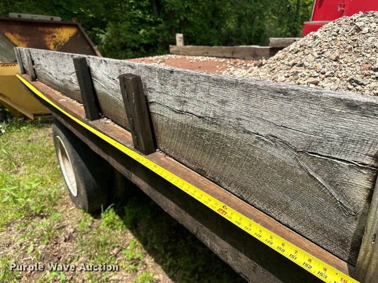 image for item NR9936 1988 GMC C6000  flatbed truck