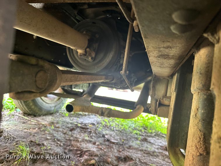 image for item NR9936 1988 GMC C6000  flatbed truck