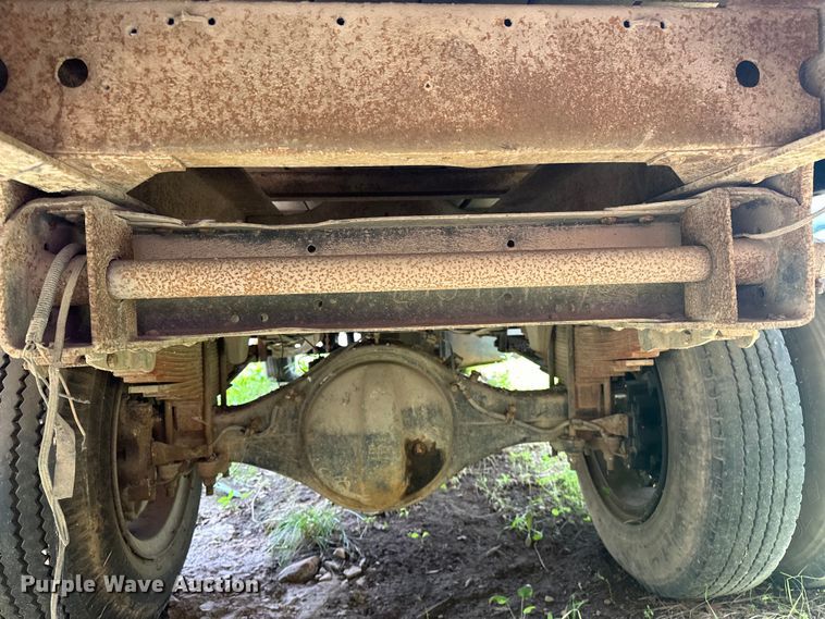 image for item NR9936 1988 GMC C6000  flatbed truck