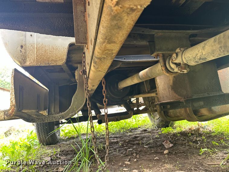 image for item NR9936 1988 GMC C6000  flatbed truck