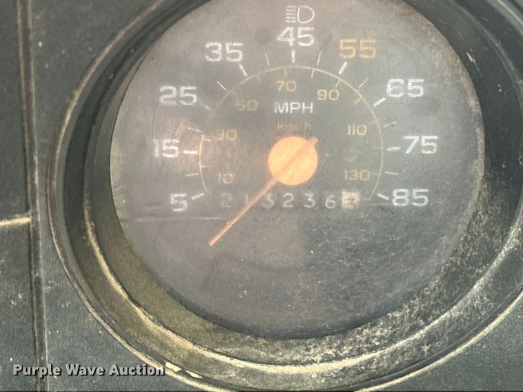 image for item NR9936 1988 GMC C6000  flatbed truck