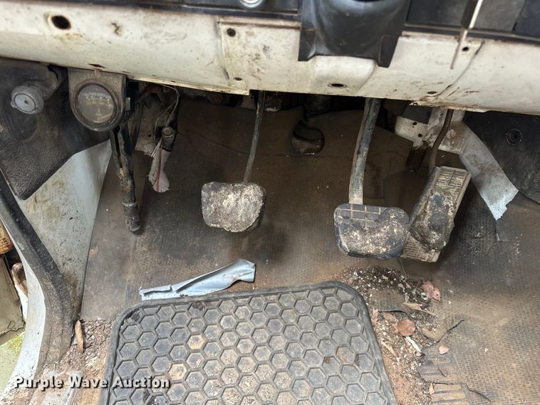 image for item NR9936 1988 GMC C6000  flatbed truck