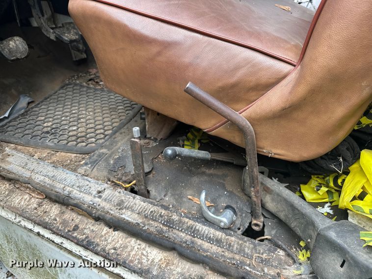 image for item NR9936 1988 GMC C6000  flatbed truck