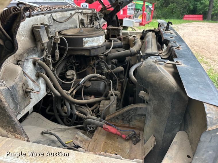 image for item NR9936 1988 GMC C6000  flatbed truck