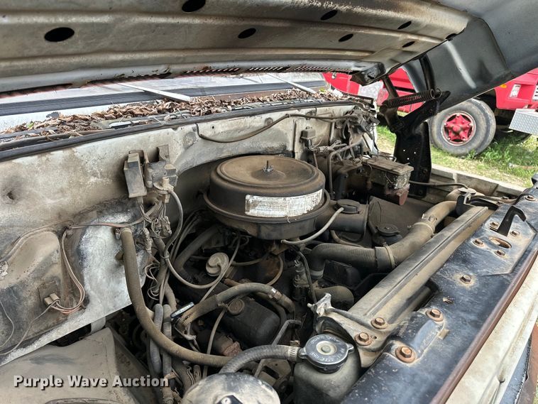 image for item NR9936 1988 GMC C6000  flatbed truck