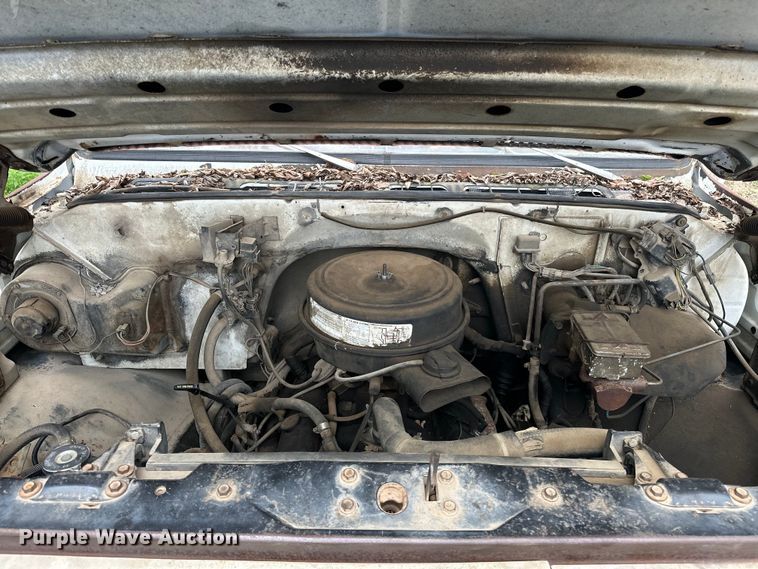 image for item NR9936 1988 GMC C6000  flatbed truck