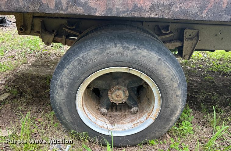 image for item NR9936 1988 GMC C6000  flatbed truck