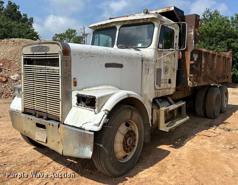 image for item NR9939 1986 Freightliner  FLC dump truck