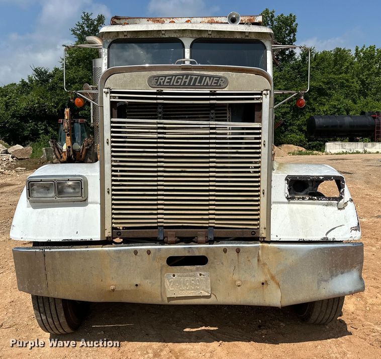 image for item NR9939 1986 Freightliner  FLC dump truck