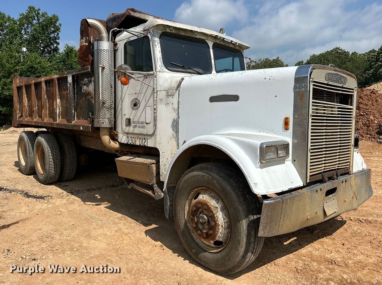 image for item NR9939 1986 Freightliner  FLC dump truck