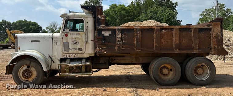 image for item NR9939 1986 Freightliner  FLC dump truck