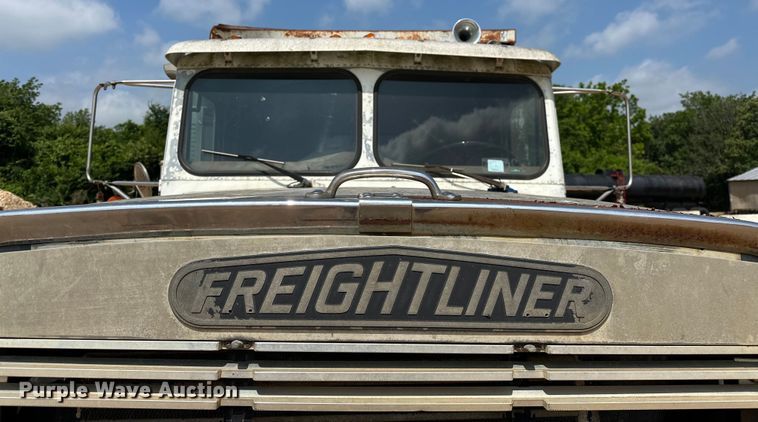 image for item NR9939 1986 Freightliner  FLC dump truck
