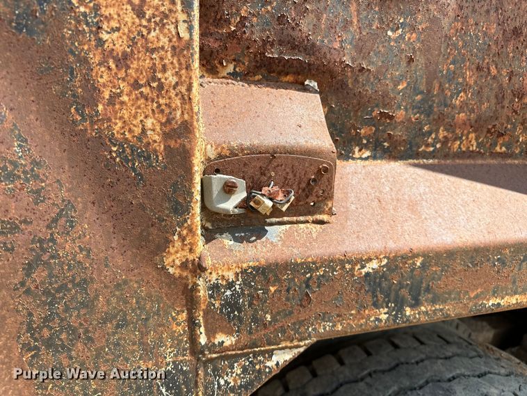 image for item NR9939 1986 Freightliner  FLC dump truck