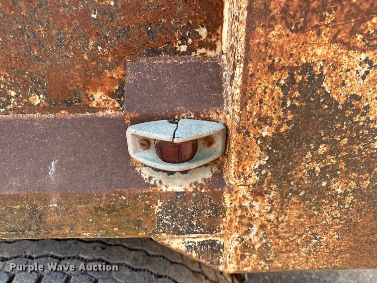 image for item NR9939 1986 Freightliner  FLC dump truck