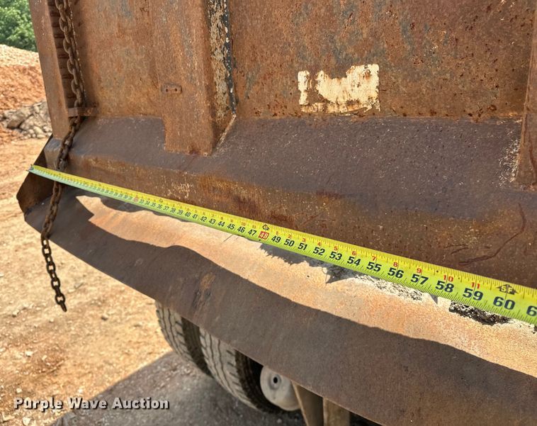 image for item NR9939 1986 Freightliner  FLC dump truck