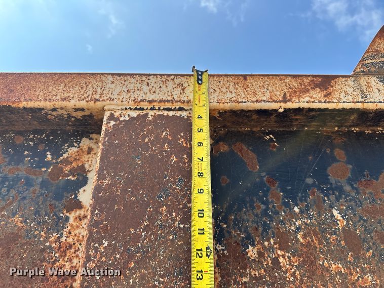 image for item NR9939 1986 Freightliner  FLC dump truck