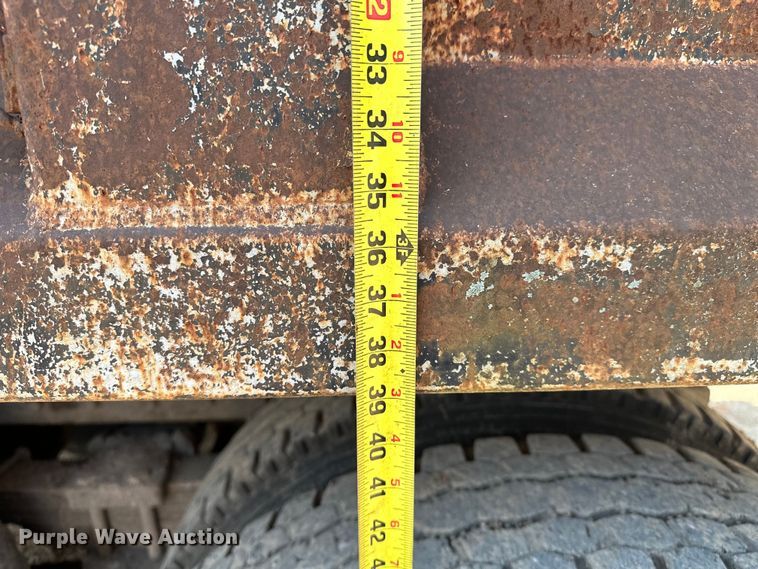 image for item NR9939 1986 Freightliner  FLC dump truck