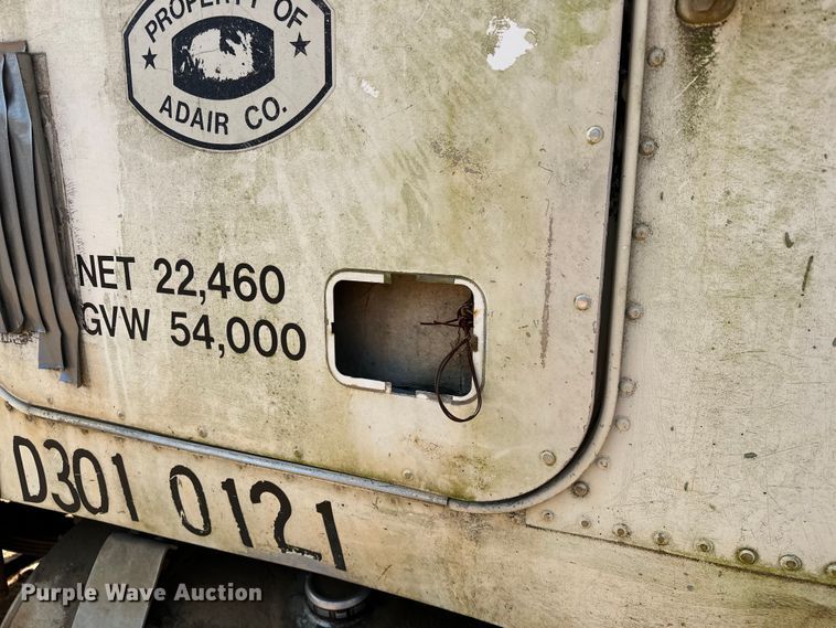 image for item NR9939 1986 Freightliner  FLC dump truck