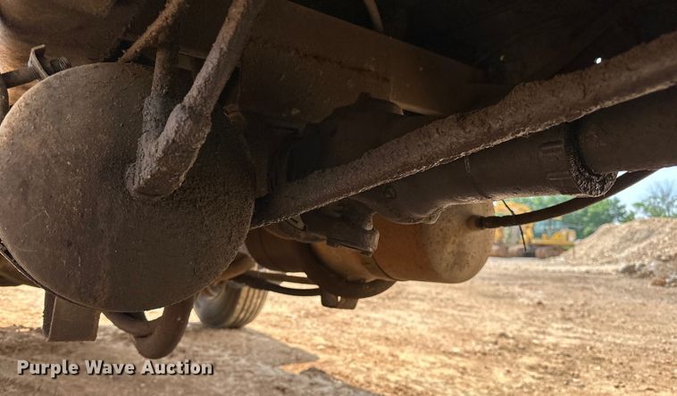 image for item NR9939 1986 Freightliner  FLC dump truck