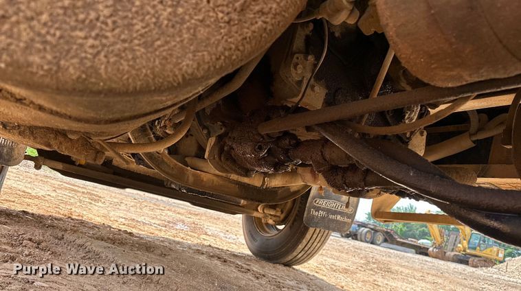 image for item NR9939 1986 Freightliner  FLC dump truck