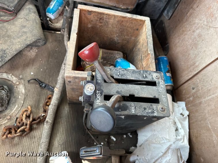 image for item NR9939 1986 Freightliner  FLC dump truck