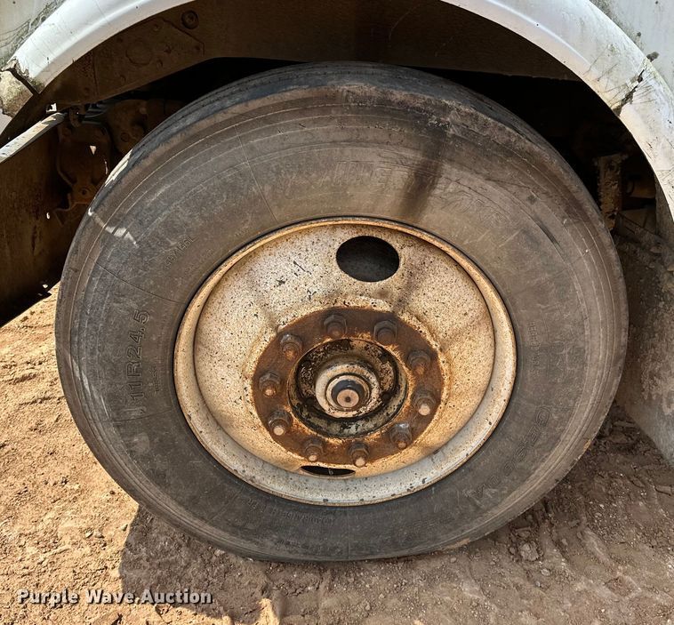 image for item NR9939 1986 Freightliner  FLC dump truck