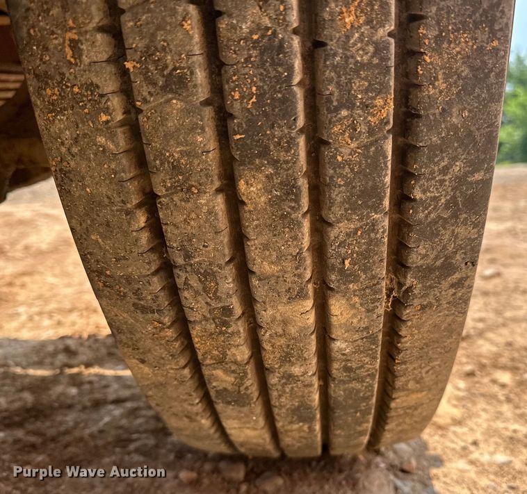 image for item NR9939 1986 Freightliner  FLC dump truck