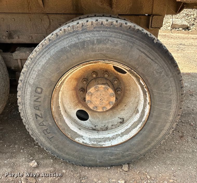 image for item NR9939 1986 Freightliner  FLC dump truck