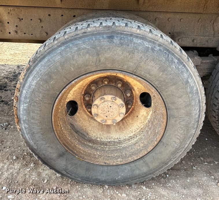 image for item NR9939 1986 Freightliner  FLC dump truck