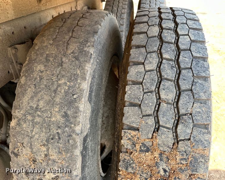 image for item NR9939 1986 Freightliner  FLC dump truck