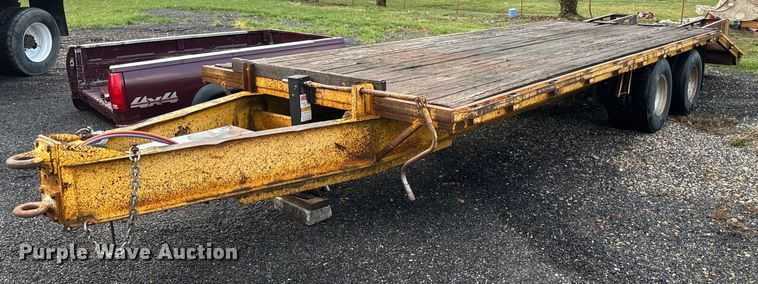 image for item NS9527 1993 Starlite equipment trailer