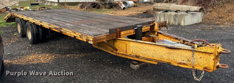 image for item NS9527 1993 Starlite equipment trailer
