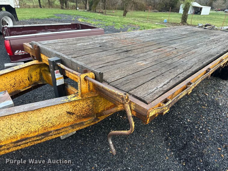 image for item NS9527 1993 Starlite equipment trailer