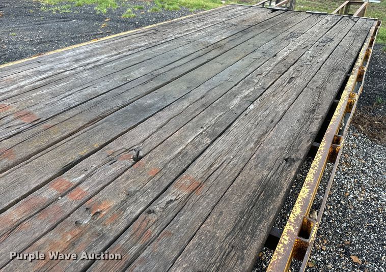 image for item NS9527 1993 Starlite equipment trailer