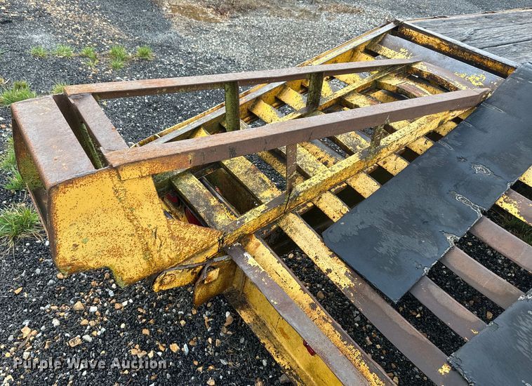 image for item NS9527 1993 Starlite equipment trailer