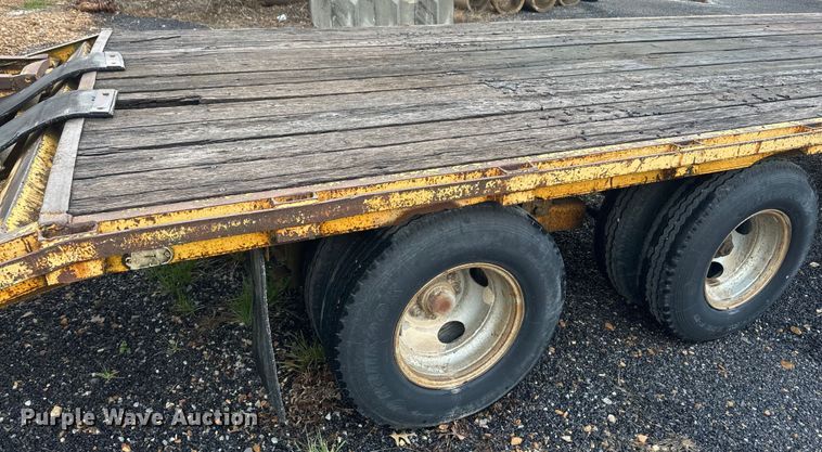 image for item NS9527 1993 Starlite equipment trailer