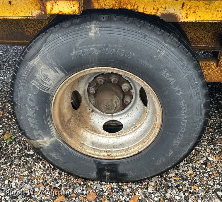 image for item NS9527 1993 Starlite equipment trailer