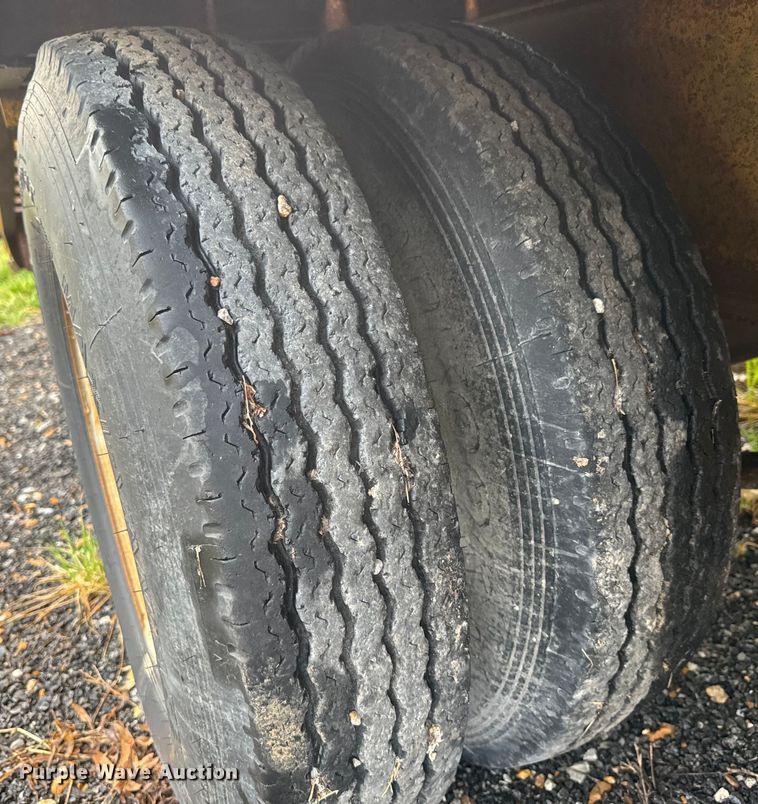 image for item NS9527 1993 Starlite equipment trailer