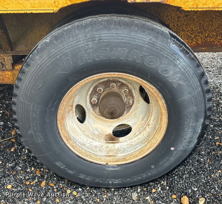 image for item NS9527 1993 Starlite equipment trailer