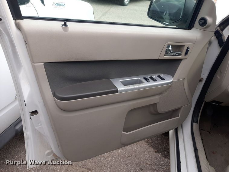 image for item NU9810 2009 Mercury Mariner SUV