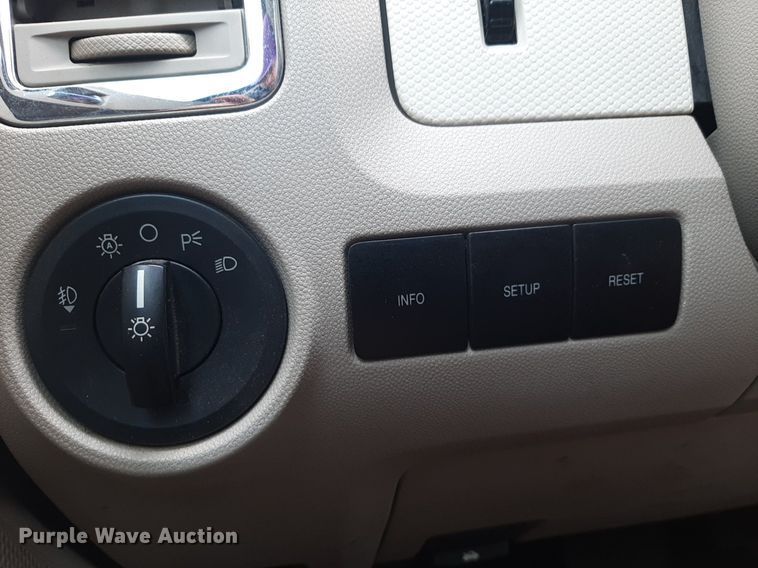 image for item NU9810 2009 Mercury Mariner SUV