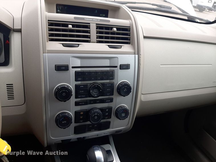 image for item NU9810 2009 Mercury Mariner SUV