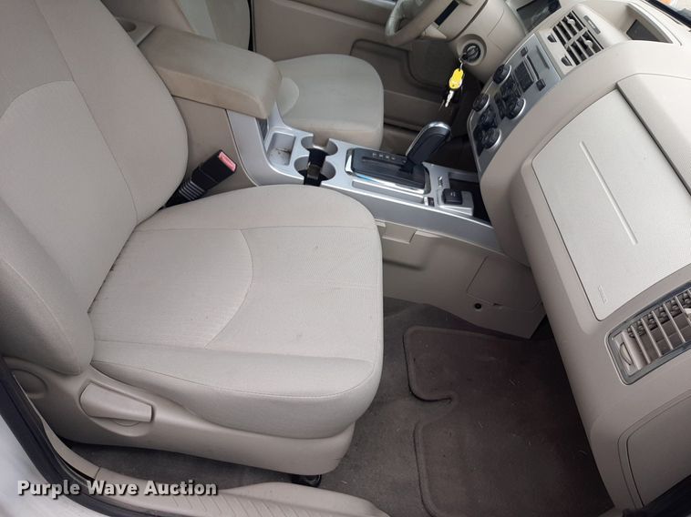 image for item NU9810 2009 Mercury Mariner SUV