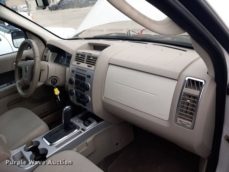 image for item NU9810 2009 Mercury Mariner SUV